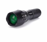 Linterna Led intercambiable, blanca, roja y verde 5000 Lumenes XML T6 200 Mts de alcance No te quedarás nunca sin iluminación con esta linterna LED táctica, ideal para outdoor. Posee lentes intercambiables de colores rojo y verde para diversos usos y utilidades. Posee zoom in y zoom out, con un alcance de hasta 200 mts aprox. Puede utilizar pilas AAA o pila recargable 18650 A que se carga con el cargador de pared incluido en el pack. Incluye de regalo un soporte tipo elástico de silicona para anclar a bicicleta u otro aparato. La linterna Led luz Alta Luz Baja, estroboscópica y señal SOS.