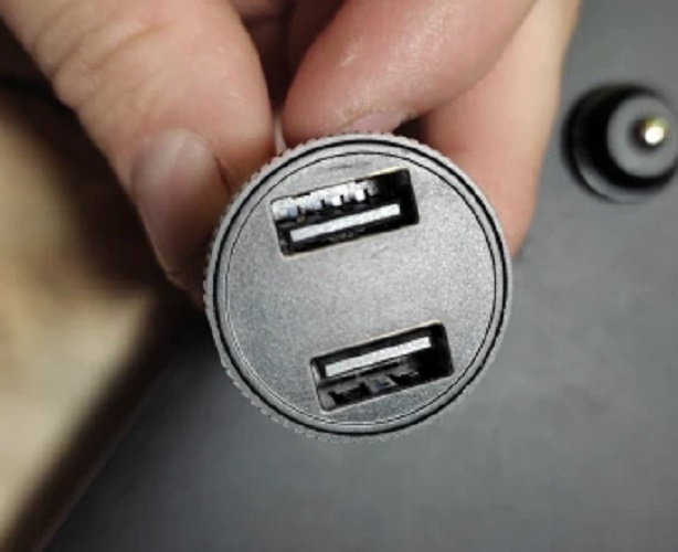 Soporte Para Celular De Carro Auto Encendedor Con USB Cargador Celulares  Nuevo