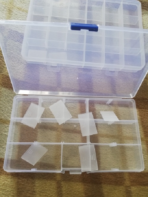 Caja organizadora ajustable 24 espacios para joyas tornillos